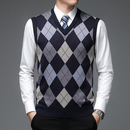 Men's Wool Argyle Sweater Vest in black