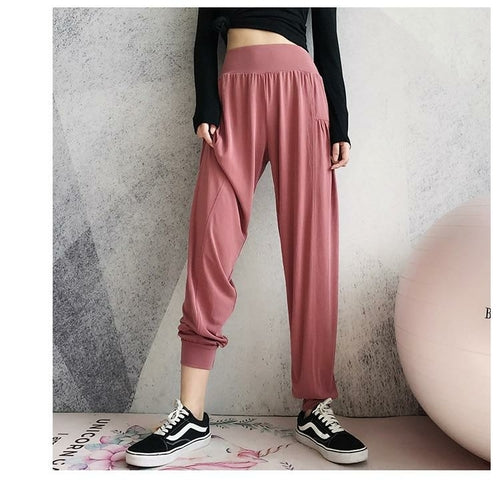Picture of a Women's Sweatpants Loose and Comfort Fit pink