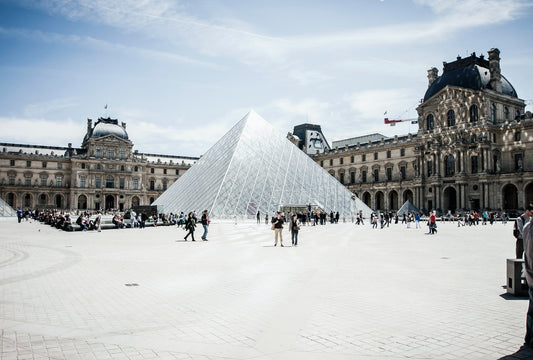 Image of Paris and the Pyramid there.