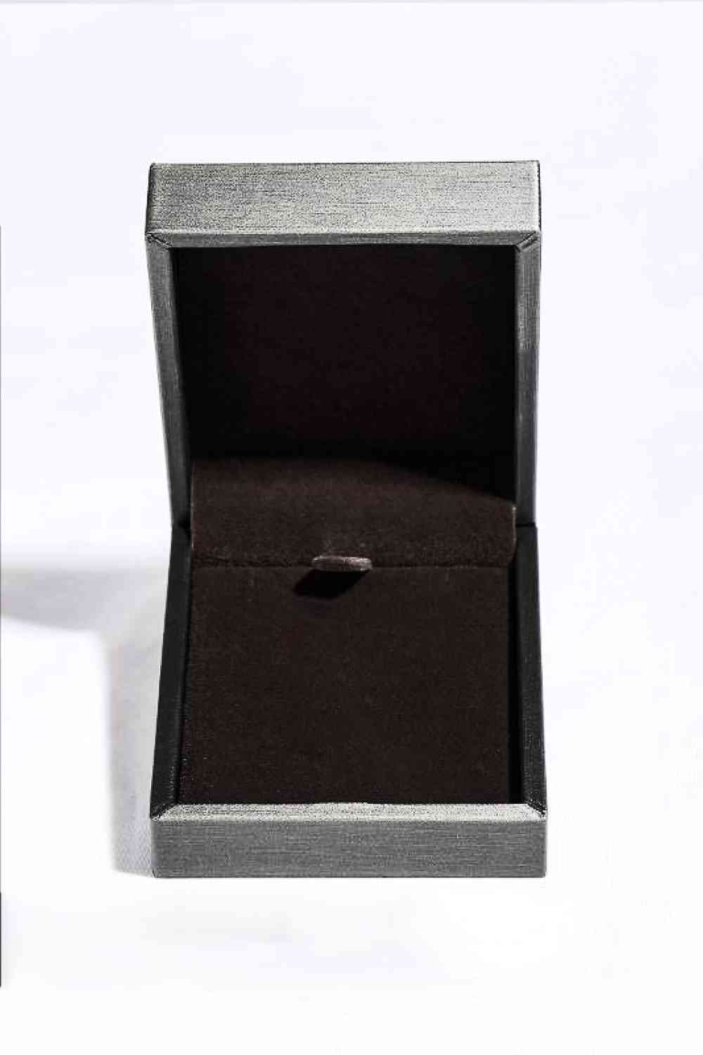 Teardrop Pendant 1 Carat Moissanite Necklace box