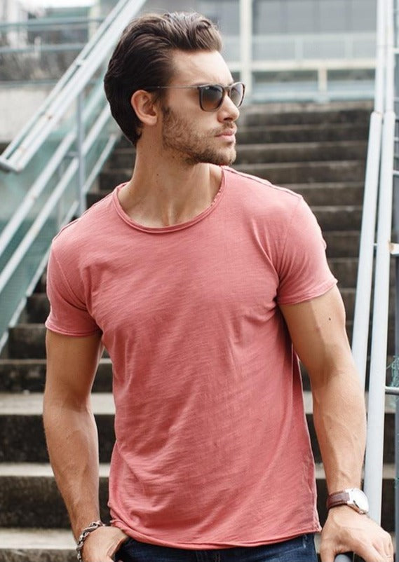 Picture of a Men's Short Sleeve Shredded Cotton T-Shirt pink model